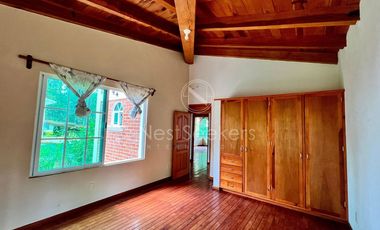 Casa en venta y renta de estilo rústico en Avándaro