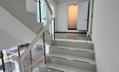 SE RENTA EDIFICIO COMERCIAL EN MIXCOAC