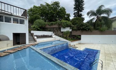 Residencia en venta en Cuernavaca con hermosa vista y seguridad 24/7