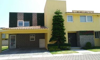Casa en Col Bosques de Metepec