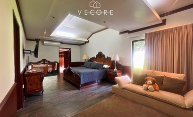 RESIDENCIA EN VENTA FRACCIONAMIENTO COLINAS DEL MARTEL, ZAPOPAN