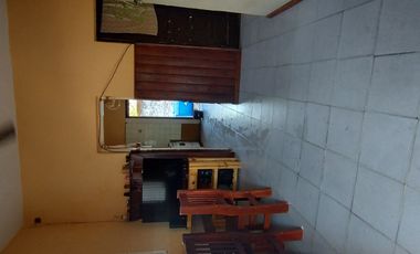 SE VENDE CASA A METROS DE AVD RAMIREZ