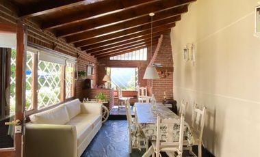 Chalet de estilo ingles. Zona Guemes residencial.