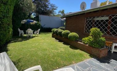 Chalet de estilo ingles. Zona Guemes residencial.
