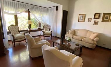 Chalet de estilo ingles. Zona Guemes residencial.