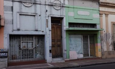 OPORTUNIDAD- BAJAMOS EL PRECIO. CASA A RECICLAR IDEAL PARA DESARROLLO INMOBILIARIO