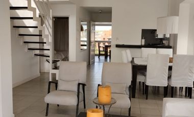 Departamento duplex en Carilo - Vista franca al Mar (c)