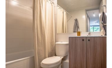 ARRIENDO AMPLIO STUDIO SEMI AMOBLADO  $310.000,  EXCELENTE DISTRIBUCION.  CON UNA AMPLIA TERRAZA (METRO IRARRAZABAL) SIN AVAL