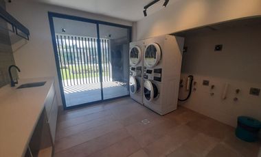 ARRIENDO AMPLIO STUDIO SEMI AMOBLADO  $310.000,  EXCELENTE DISTRIBUCION.  CON UNA AMPLIA TERRAZA (METRO IRARRAZABAL) SIN AVAL