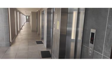 ARRIENDO AMPLIO STUDIO SEMI AMOBLADO  $310.000,  EXCELENTE DISTRIBUCION.  CON UNA AMPLIA TERRAZA (METRO IRARRAZABAL) SIN AVAL