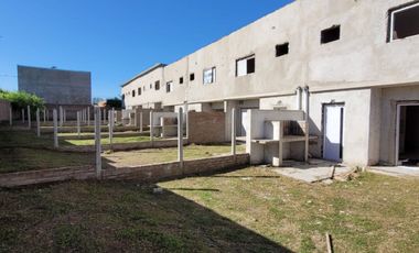 VENTA - DUPLEX 3 HAB. BARRIO CERRADO AV. ZANNI
