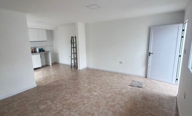 VENTA CASA 1 HABITACION - ZONA Rondeau Y Brown