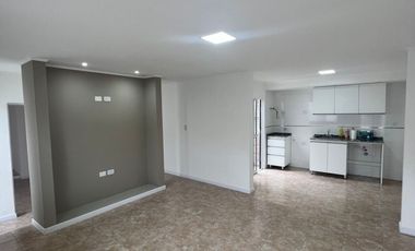 VENTA CASA 1 HABITACION - ZONA Rondeau Y Brown