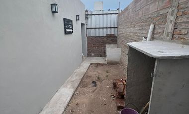 VENTA CASA 1 HABITACION - ZONA Rondeau Y Brown