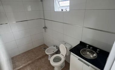 VENTA CASA 1 HABITACION - ZONA Rondeau Y Brown