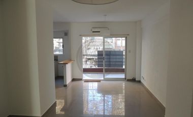 Departamento de Tres Ambientes 100m  con Cochera y Patio en Venta - Villa Urquiza
