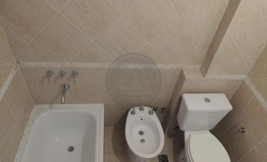 Departamento de Tres Ambientes 100m  con Cochera y Patio en Venta - Villa Urquiza