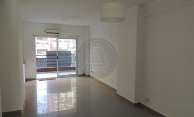 Departamento de Tres Ambientes 100m  con Cochera y Patio en Venta - Villa Urquiza