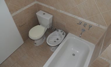 Departamento de Tres Ambientes 100m  con Cochera y Patio en Venta - Villa Urquiza