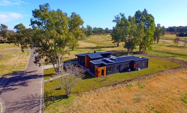 Casa en venta en Barrio Los Pinares, Exaltación De La Cruz - 6 Ambientes