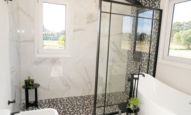 Casa en venta en Barrio Los Pinares, Exaltación De La Cruz - 6 Ambientes