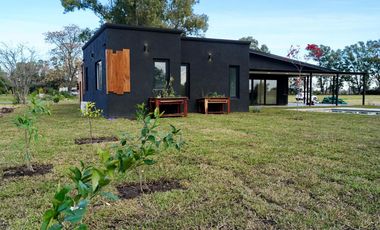 Casa en venta en Barrio Los Pinares, Exaltación De La Cruz - 6 Ambientes