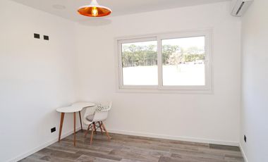 Casa en venta en Barrio Los Pinares, Exaltación De La Cruz - 6 Ambientes