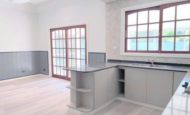 Casa  4 dormitorios jardin garage olivos
