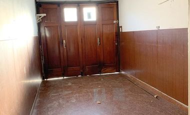 Casa  4 dormitorios jardin garage olivos