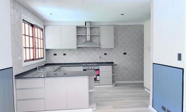 Casa  4 dormitorios jardin garage olivos