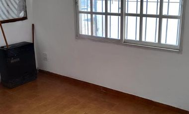 Venta de Casa c/cesión de derecho 3 amb. en J. L. Suarez Gral. San Martin SE ESCUCHAN OFERTAS!!!!!!