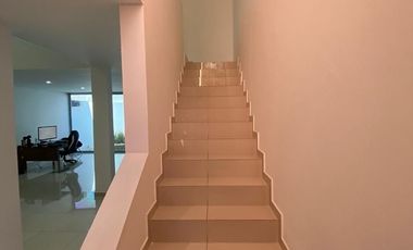 ZONA SUR CASA EN RENTA RESIDENCIAL