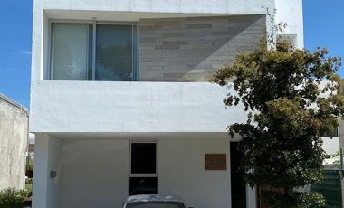 ZONA SUR CASA EN RENTA RESIDENCIAL