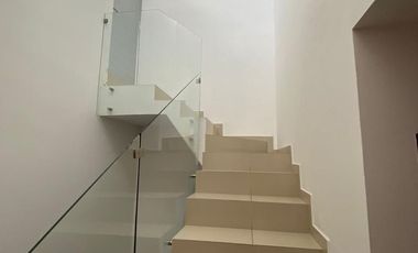 ZONA SUR CASA EN RENTA RESIDENCIAL