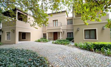 Venta - Casa en Centauros - Pilar