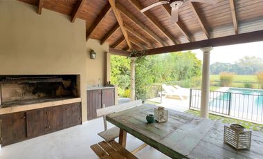 Venta - Casa en Centauros - Pilar