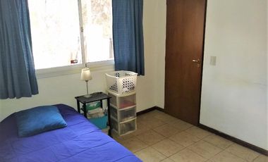 Casa en alquiler anual. 4 dorm. 4 baños. Pileta. Barrio Cerrado.