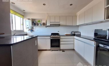 Piso Alto! 4 Ambientes con Cochera en Villa Urquiza!
