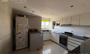 Piso Alto! 4 Ambientes con Cochera en Villa Urquiza!