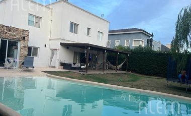 Casa de 3 Dormitorios en VENTA en El Centauro, Canning