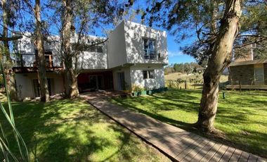 Casa en venta - 4 Dormitorios 3 Baños - Pinamar