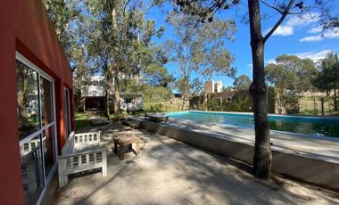 Casa en venta - 4 Dormitorios 3 Baños - Pinamar