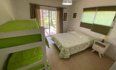 Casa en venta - 4 Dormitorios 3 Baños - Pinamar