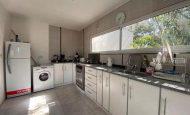 Casa en venta - 4 Dormitorios 3 Baños - Pinamar