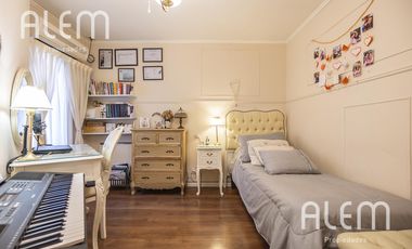 Casa de 3 dormitorios en venta en centro de  Lomas