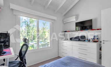 Impecable casa en venta en LA CANDELA