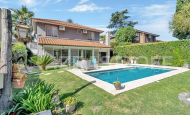Impecable casa en venta en LA CANDELA