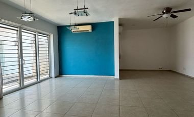 Casa en venta con terreno excedente 📍 Fracc Las Palmas