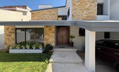 Casa en Venta con Paneles en  Gónzalo Guerrero, Mérida, Yucatán
