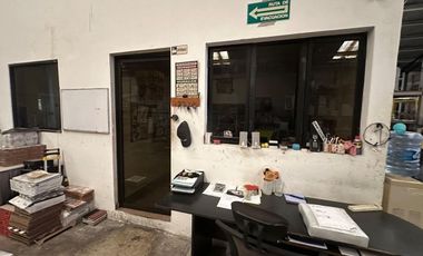 BODEGA CON OFICINAS EN VENTA EN CHUBURNA DE HIDALGO